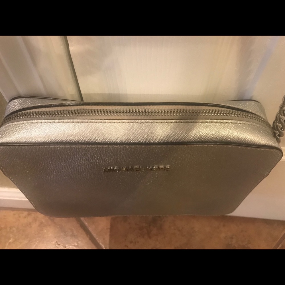Michael Kors chain purse - Picture 3 of 10
